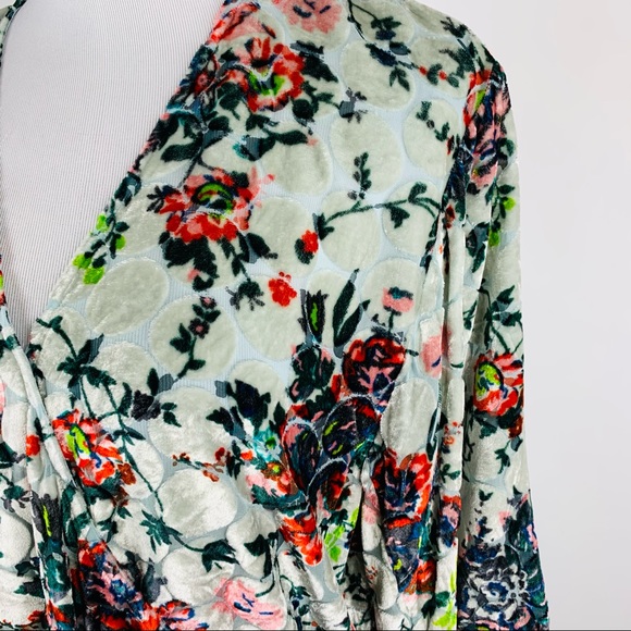 Anthropologie Maeve Velvet Floral Umi Wrap Top XS - Picture 3 of 8